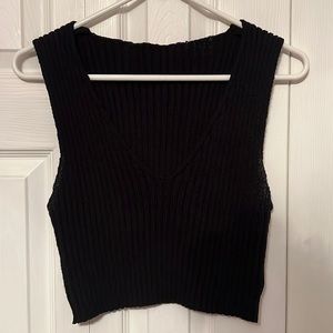 3 knit cropped sweaters. Size: L